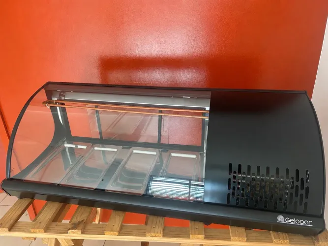 VITRINE REFRIGERADA DE BANCADA 