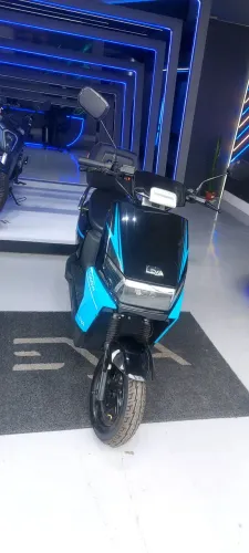 Motinho elétrica estilo scooter 7 mil a vista moto retirada sábado passado