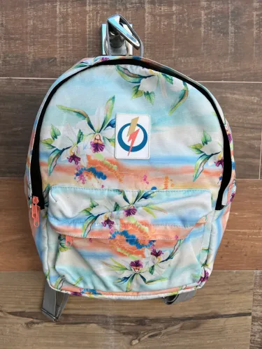 mochila estampada C&A