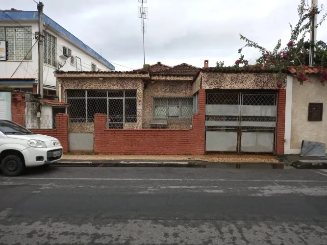 CASA NO CENTRO DE ITAGUAÍ-RJ