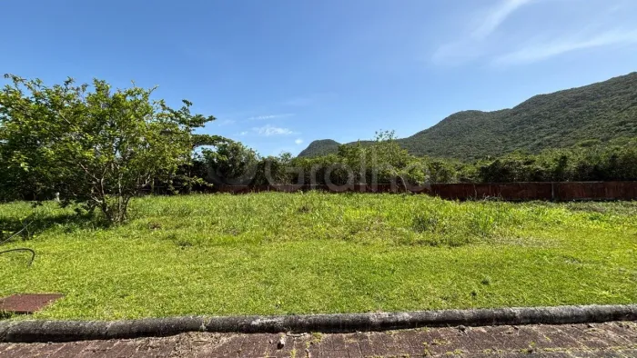 Terreno com 401m² no Bairro Pântano do sul