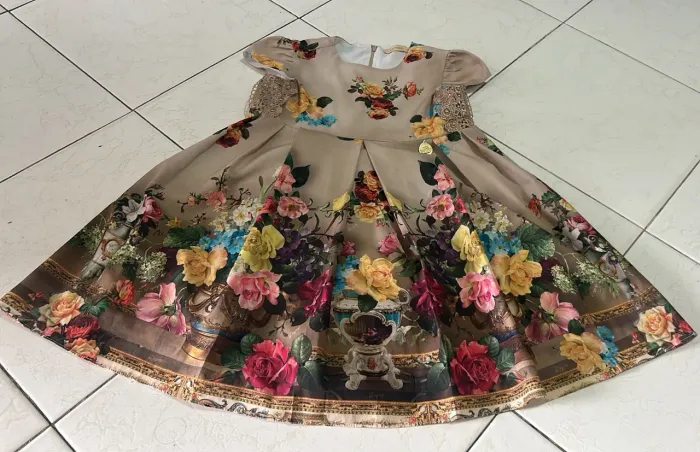 Vestido floral festa