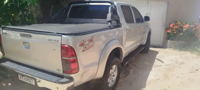 Toyota Hilux CD D4-d 4X4 2.5 16V 102cv TB Dies. 2012