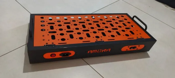 Pedalboard Amora 60x30 Articulado + Bag + Eletrica