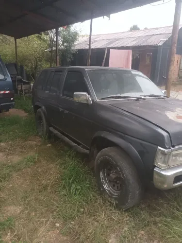 Nissan Pathfinder XE 4X4 1994