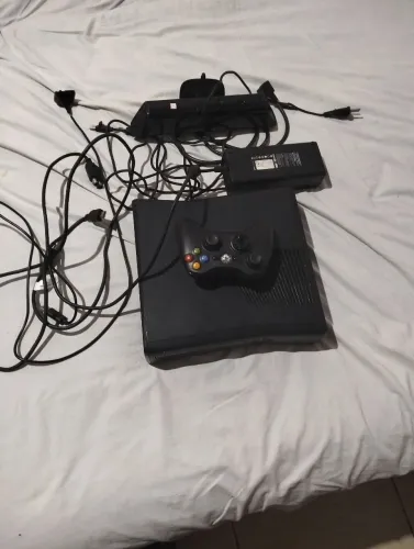 Xbox360 troco por um celular até vendo quem se interessar dá um toque aqui