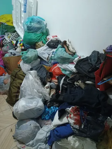 BAZASR DOS BAZARES - ROUPAS E CALÇADOS MASCULINOS E FEMININOS ADULTOS E INFANTIS USADOS