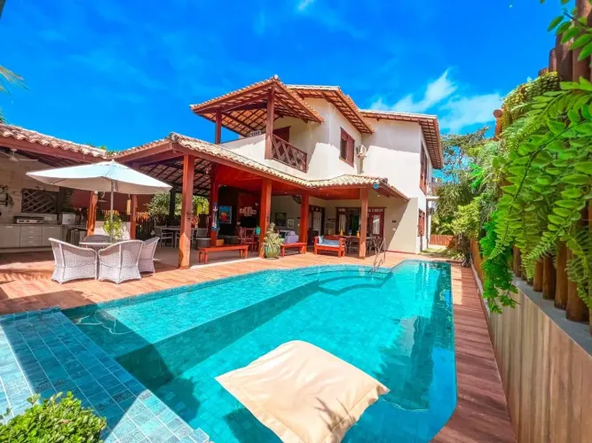 CASA DE LOCAÇÃO COM 5 SUITES EM PRAIA DO FORTE