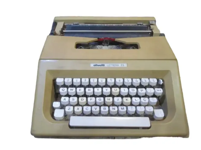 Maquina de Escrever Olivetti Lettera 25 - funcionando
