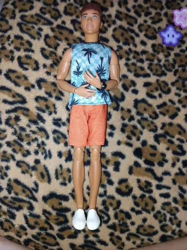 Boneco Ken