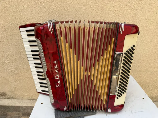 Acordeon sanfona gaita italiana 80 baixos em 3/4 de voz
