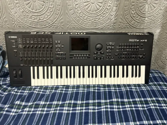 Teclado Yamaha Motif XF6 