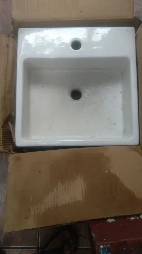 Vende-se pia nova para banheiro
