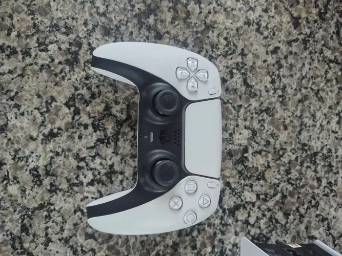 PS5 com 3 meses de uso único dono