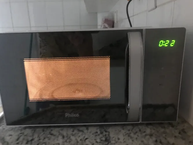 Microondas marca Philco, pouco usado