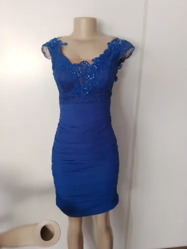 Vendo lindos vestidos de festa de todos os tamanhos 
