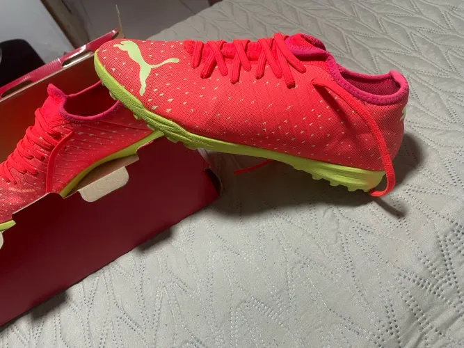 Chuteira Society Puma Future 4.4 Masculina, usada apenas 3x