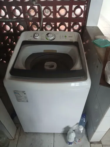 Máquina 12 kg consul em ótimo estado.