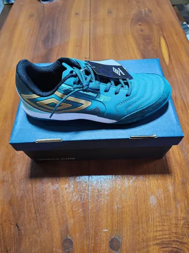 Umbro pro 5 bump society