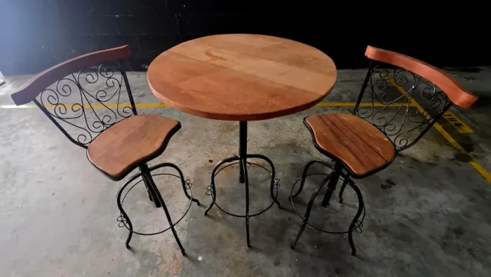 Mesa com cadeiras para varanda