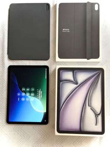 iPad Air M2 11" 256GB Cinza espacial + Capa Smart Folio Original Apple