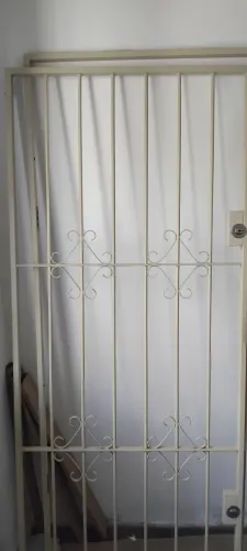 Grade de porta