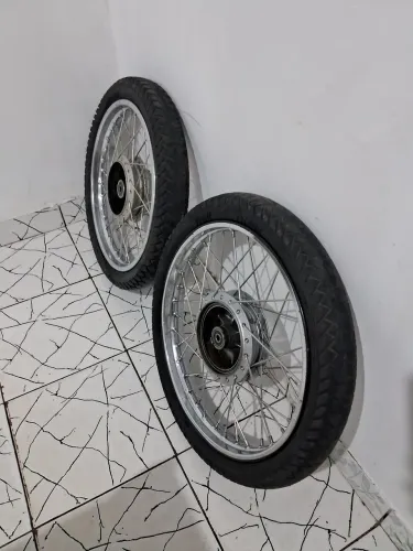 Par de rodas completas para Motos Honda CG 125 ano 2000 em diante.