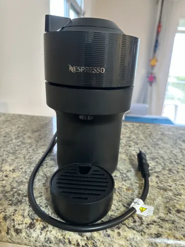 Cafeteira Nespresso Vertuo POP + Cápsulas