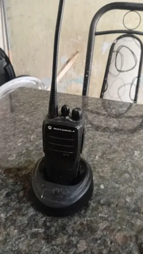 Rádio Motorola mototrbo DEP 450 VHF digital preto 127/220V