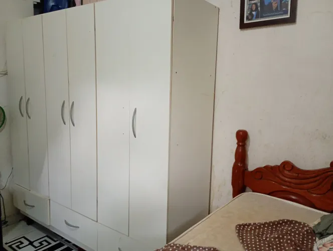 Guarda roupa de 6 portas