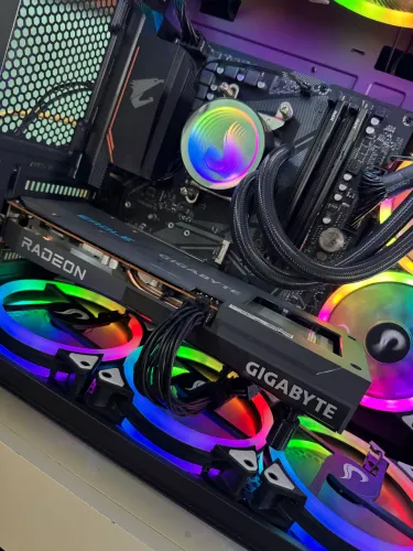 Placa de vídeo RX 6600 8gb gigabyte 3 fans