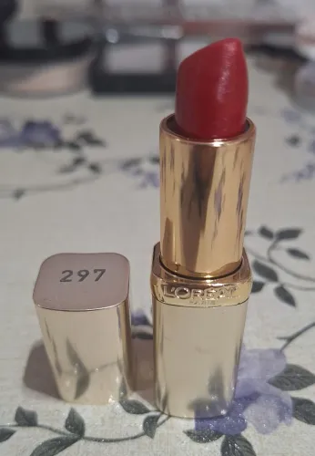 Batom L'Oréal color riche 297