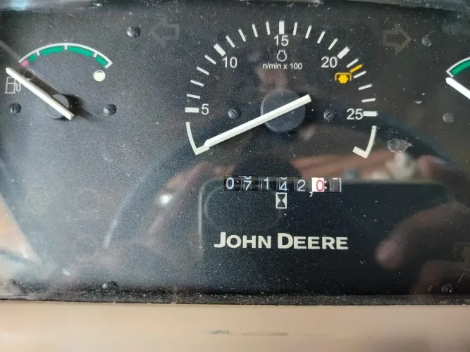 JOHN DEERE 6110 - 4x4