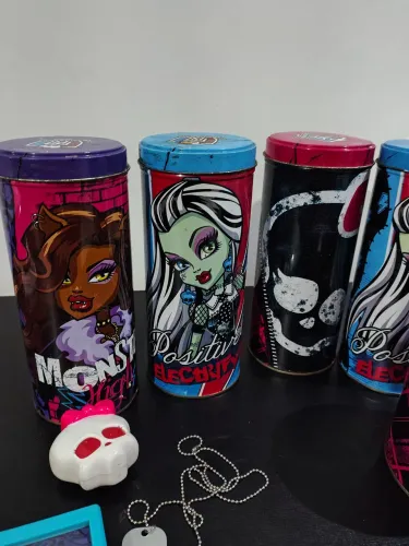 Kit de latinha Monster high