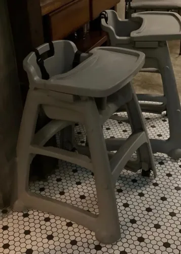 Assento de alimentação infantil - RUBBERMAID