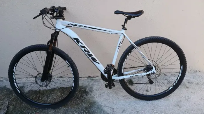 KSW MTB Aro 29, Quadro 21 e 21 Marchas Freio a Disco