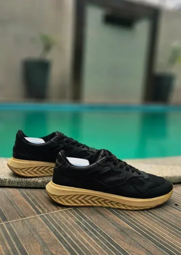 2 pares de tênis masculino de couro legítimo  marca Sérgios calçados 