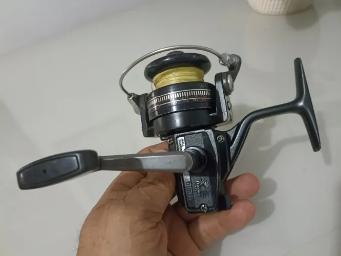 Molinete de pesca Daiwa D1600 BG15