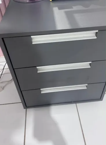 Escrivaninha com gaveteiro em madeira pura 