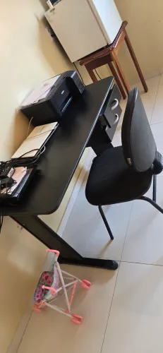 Mesa escrito com cadeira
