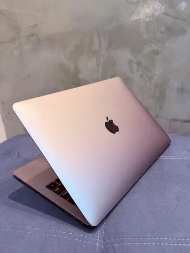 MacBook Pro 2019 TOUCHBAR I7 || 16Gb RAM || 1Tb SSD