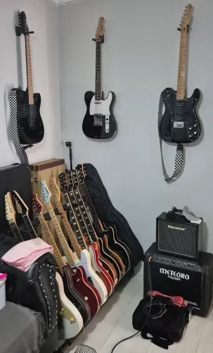 VENDO OU TROCO GUITARRA / BAIXO POR PC GAMER OU VIDEO GAME (LER DESCRIÇÃO)