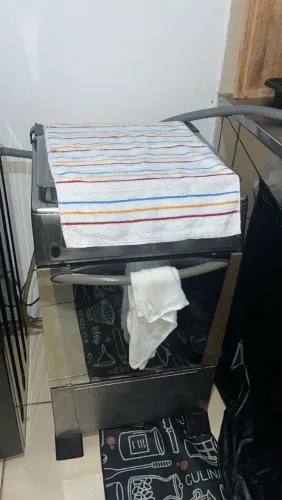 Fogão inox, funcionando perfeitamente