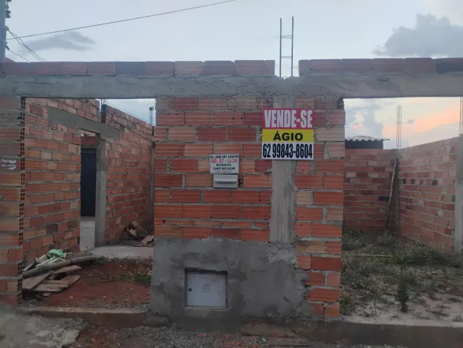 Vende-se agio lote com barracão pronto para morar e sala comercial en construção