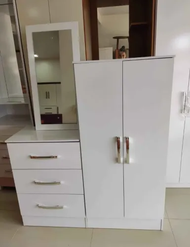 Cômoda com sapateira nova