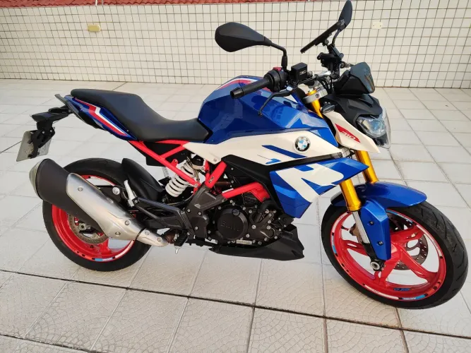 BMW G310R 2024 - Baixíssima KM, único dono, recém revisada