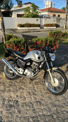 Moto de uso pessoal, bem conservada de único dono !!