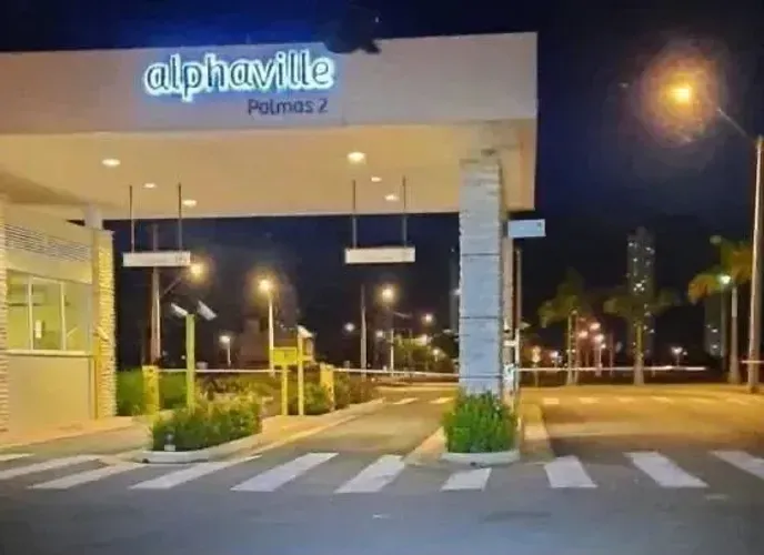 Alphaville 2 , lote c 398mt área total, registrado,aterrado, ótima localização