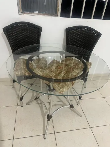 Mesa com aparador!