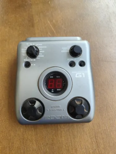 Pedaleira Zoom G1 para Guitarra + Fonte Original